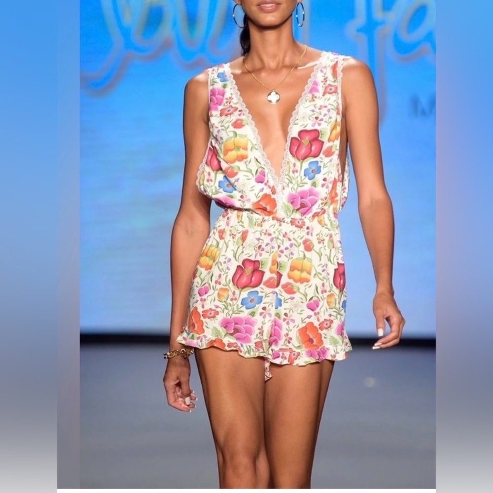 Luli Fama Amor Y Playa Deep V Short Womens Floral Print Cover Up Romper Size XS